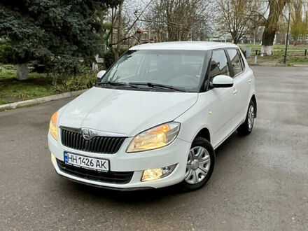 Білий Шкода Фабія, об'ємом двигуна 1.39 л та пробігом 221 тис. км за 5200 $, фото 1 на Automoto.ua