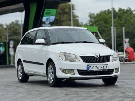 Шкода Фабия 2013 в Луцке на Automoto.ua Белый Шкода Фабия, объемом двигателя 1.4 л и пробегом 242 тыс. км за 5300 $, фото 1 на Automoto.ua