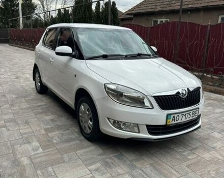 Белый Шкода Фабия, объемом двигателя 1.4 л и пробегом 147 тыс. км за 6200 $, фото 1 на Automoto.ua