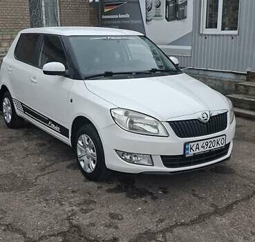 Белый Шкода Фабия, объемом двигателя 1.4 л и пробегом 285 тыс. км за 6050 $, фото 1 на Automoto.ua