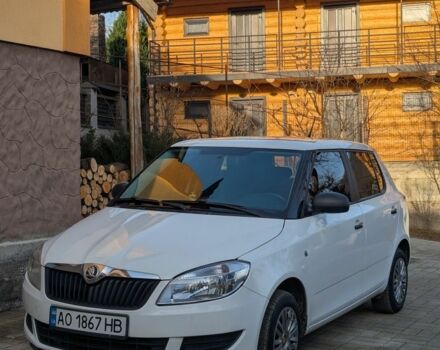 Белый Шкода Фабия, объемом двигателя 1.6 л и пробегом 174 тыс. км за 5999 $, фото 1 на Automoto.ua