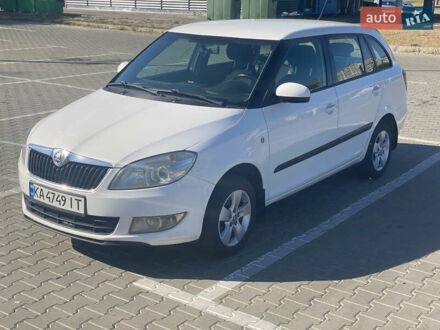 Шкода Фабия 2013 в Киеве на Automoto.ua Белый Шкода Фабия, объемом двигателя 1.39 л и пробегом 202 тыс. км за 5500 $, фото 1 на Automoto.ua