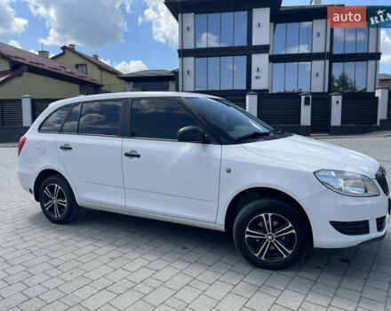 Білий Шкода Фабія, об'ємом двигуна 1.2 л та пробігом 297 тис. км за 5600 $, фото 1 на Automoto.ua