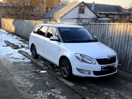 Шкода Фабия 2013 в Киеве на Automoto.ua Белый Шкода Фабия, объемом двигателя 14 л и пробегом 287 тыс. км за 4999 $, фото 1 на Automoto.ua