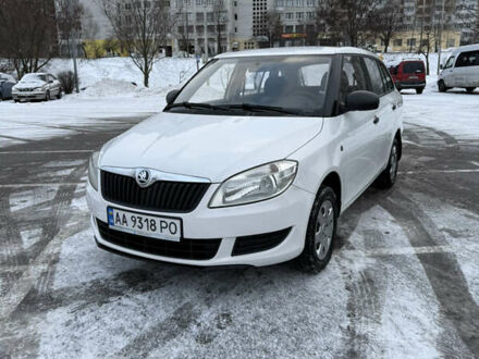 Белый Шкода Фабия, объемом двигателя 1.2 л и пробегом 183 тыс. км за 6800 $, фото 1 на Automoto.ua