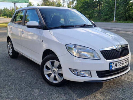 Шкода Фабія 2014 у Малине на Automoto.ua Білий Шкода Фабія, об'ємом двигуна 1.6 л та пробігом 236 тис. км за 6500 $, фото 1 на Automoto.ua