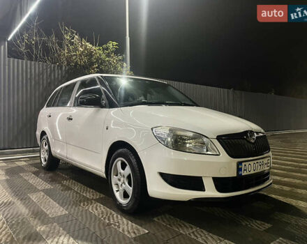 Белый Шкода Фабия, объемом двигателя 1.2 л и пробегом 191 тыс. км за 5400 $, фото 1 на Automoto.ua