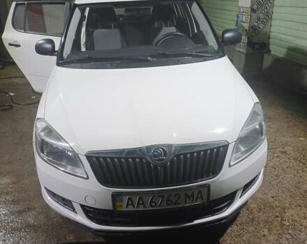 Білий Шкода Фабія, об'ємом двигуна 1.2 л та пробігом 30 тис. км за 8000 $, фото 1 на Automoto.ua