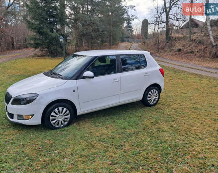 Белый Шкода Фабия, объемом двигателя 1.2 л и пробегом 270 тыс. км за 6000 $, фото 1 на Automoto.ua