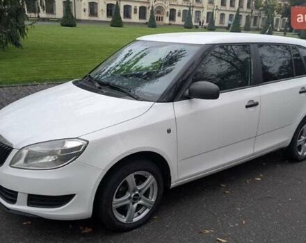 Білий Шкода Фабія, об'ємом двигуна 1.6 л та пробігом 305 тис. км за 5900 $, фото 1 на Automoto.ua
