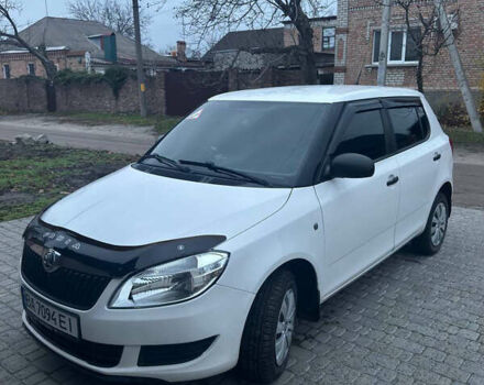 Белый Шкода Фабия, объемом двигателя 1.2 л и пробегом 189 тыс. км за 6600 $, фото 1 на Automoto.ua