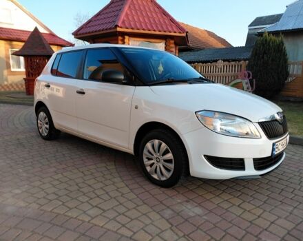 Белый Шкода Фабия, объемом двигателя 1.6 л и пробегом 231 тыс. км за 5500 $, фото 1 на Automoto.ua