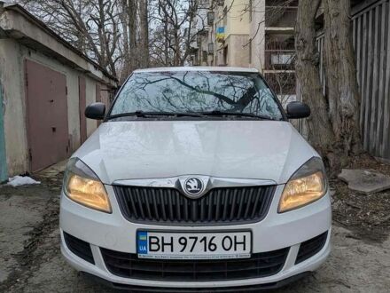 Білий Шкода Фабія, об'ємом двигуна 1.6 л та пробігом 215 тис. км за 5400 $, фото 1 на Automoto.ua