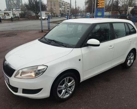 Белый Шкода Фабия, объемом двигателя 1.4 л и пробегом 265 тыс. км за 6800 $, фото 1 на Automoto.ua