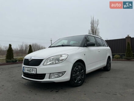 Белый Шкода Фабия, объемом двигателя 1.2 л и пробегом 200 тыс. км за 5650 $, фото 1 на Automoto.ua