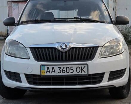 Білий Шкода Фабія, об'ємом двигуна 1.2 л та пробігом 185 тис. км за 3700 $, фото 1 на Automoto.ua