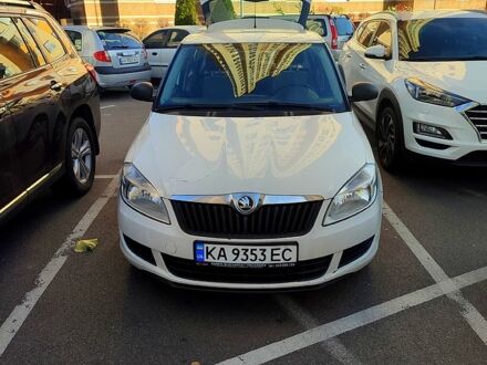 Білий Шкода Фабія, об'ємом двигуна 1.4 л та пробігом 235 тис. км за 6000 $, фото 1 на Automoto.ua