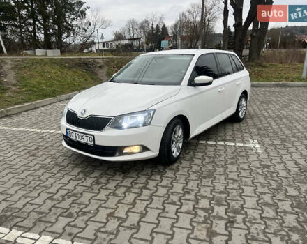 Белый Шкода Фабия, объемом двигателя 1.4 л и пробегом 290 тыс. км за 7100 $, фото 1 на Automoto.ua