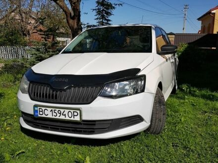 Шкода Фабия 2015 в Львове на Automoto.ua Белый Шкода Фабия, объемом двигателя 1 л и пробегом 242 тыс. км за 7600 $, фото 1 на Automoto.ua