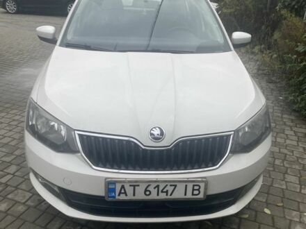Белый Шкода Фабия, объемом двигателя 1.4 л и пробегом 280 тыс. км за 7500 $, фото 1 на Automoto.ua