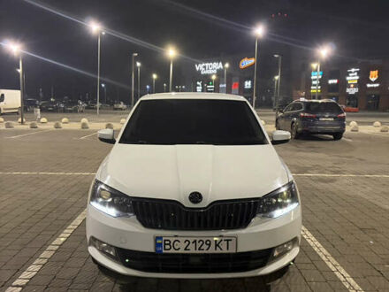 Белый Шкода Фабия, объемом двигателя 1.42 л и пробегом 316 тыс. км за 7299 $, фото 1 на Automoto.ua