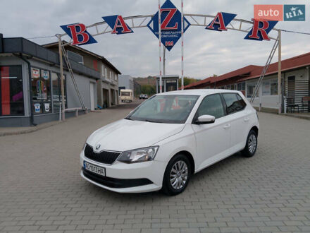 Шкода Фабия 2016 в Мукачеве на Automoto.ua Белый Шкода Фабия, объемом двигателя 1.2 л и пробегом 112 тыс. км за 7500 $, фото 1 на Automoto.ua