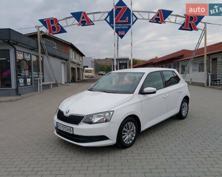 Белый Шкода Фабия, объемом двигателя 1.2 л и пробегом 112 тыс. км за 7500 $, фото 1 на Automoto.ua