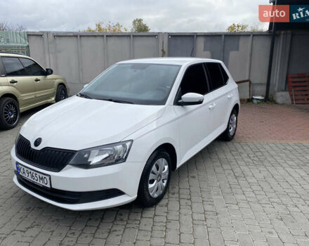 Белый Шкода Фабия, объемом двигателя 1 л и пробегом 176 тыс. км за 6900 $, фото 1 на Automoto.ua
