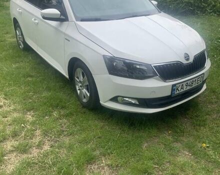 Белый Шкода Фабия, объемом двигателя 1.4 л и пробегом 204 тыс. км за 7600 $, фото 1 на Automoto.ua