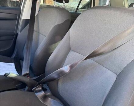 Белый Шкода Фабия, объемом двигателя 1.2 л и пробегом 273 тыс. км за 6350 $, фото 1 на Automoto.ua