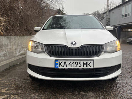 Белый Шкода Фабия, объемом двигателя 1 л и пробегом 97 тыс. км за 7400 $, фото 1 на Automoto.ua