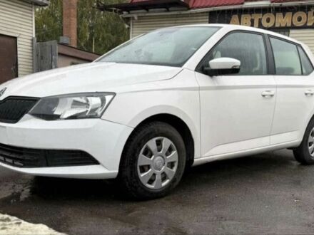 Шкода Фабия 2017 в Вишневом на Automoto.ua Белый Шкода Фабия, объемом двигателя 1 л и пробегом 118 тыс. км за 6300 $, фото 1 на Automoto.ua