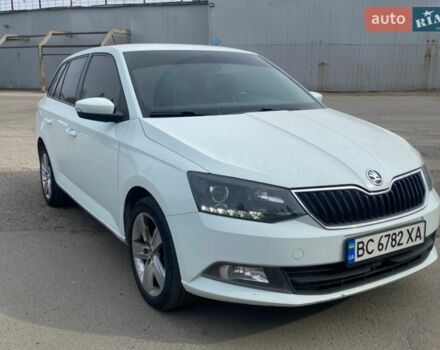 Белый Шкода Фабия, объемом двигателя 1.42 л и пробегом 228 тыс. км за 10000 $, фото 1 на Automoto.ua