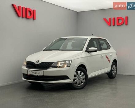 Белый Шкода Фабия, объемом двигателя 1 л и пробегом 116 тыс. км за 7221 $, фото 1 на Automoto.ua