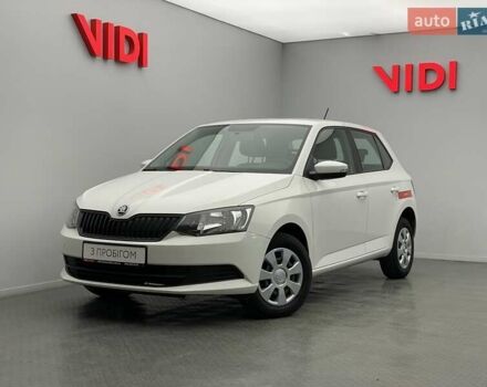 Белый Шкода Фабия, объемом двигателя 1 л и пробегом 44 тыс. км за 9327 $, фото 1 на Automoto.ua