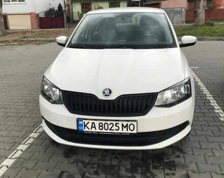 Белый Шкода Фабия, объемом двигателя 1 л и пробегом 130 тыс. км за 7500 $, фото 1 на Automoto.ua