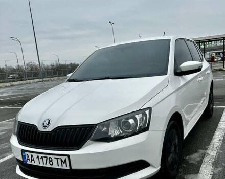 Белый Шкода Фабия, объемом двигателя 1 л и пробегом 137 тыс. км за 7900 $, фото 1 на Automoto.ua