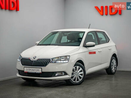 Белый Шкода Фабия, объемом двигателя 1 л и пробегом 82 тыс. км за 8434 $, фото 1 на Automoto.ua