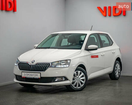 Белый Шкода Фабия, объемом двигателя 1 л и пробегом 82 тыс. км за 8434 $, фото 1 на Automoto.ua