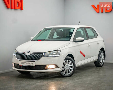 Белый Шкода Фабия, объемом двигателя 1 л и пробегом 98 тыс. км за 7436 $, фото 1 на Automoto.ua