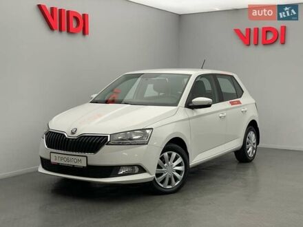 Шкода Фабия 2018 в Киеве на Automoto.ua Белый Шкода Фабия, объемом двигателя 1 л и пробегом 109 тыс. км за 8761 $, фото 1 на Automoto.ua