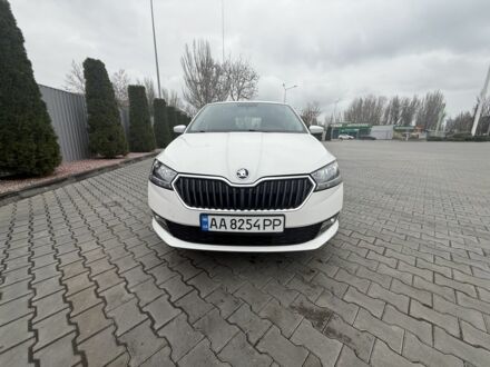 Белый Шкода Фабия, объемом двигателя 1 л и пробегом 144 тыс. км за 8000 $, фото 1 на Automoto.ua