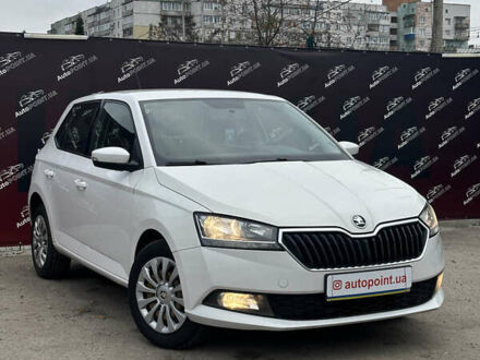 Белый Шкода Фабия, объемом двигателя 1 л и пробегом 120 тыс. км за 8300 $, фото 1 на Automoto.ua