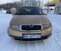 Бежевый Шкода Фабия, объемом двигателя 1.4 л и пробегом 292 тыс. км за 2750 $, фото 1 на Automoto.ua