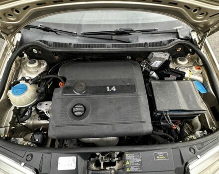 Бежевий Шкода Фабія, об'ємом двигуна 1.4 л та пробігом 271 тис. км за 3450 $, фото 10 на Automoto.ua