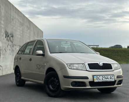 Бежевий Шкода Фабія, об'ємом двигуна 1.4 л та пробігом 271 тис. км за 3450 $, фото 1 на Automoto.ua