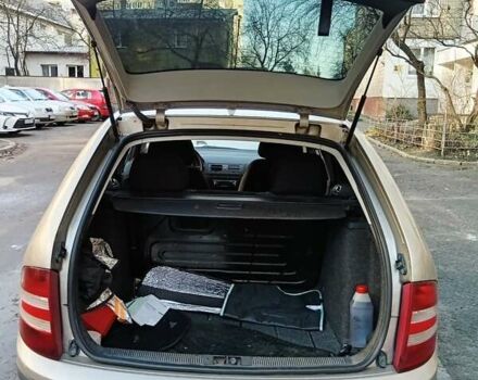 Бежевый Шкода Фабия, объемом двигателя 1.2 л и пробегом 90 тыс. км за 4700 $, фото 2 на Automoto.ua