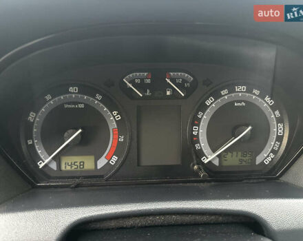 Бежевий Шкода Фабія, об'ємом двигуна 1.4 л та пробігом 271 тис. км за 3450 $, фото 6 на Automoto.ua