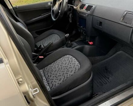 Бежевий Шкода Фабія, об'ємом двигуна 1.2 л та пробігом 203 тис. км за 3000 $, фото 5 на Automoto.ua