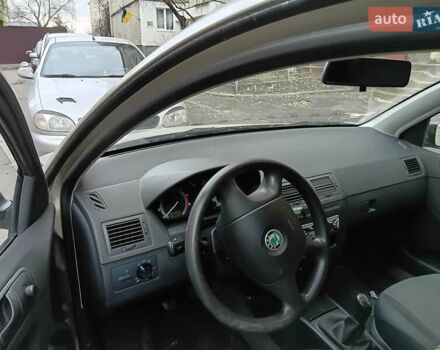 Бежевый Шкода Фабия, объемом двигателя 1.2 л и пробегом 90 тыс. км за 4700 $, фото 3 на Automoto.ua